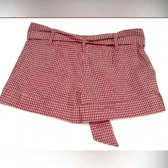 TAKARA- NWT- red/white gingham shorts w cloth belt-Junior’s size 9 - Picture 2 of 3